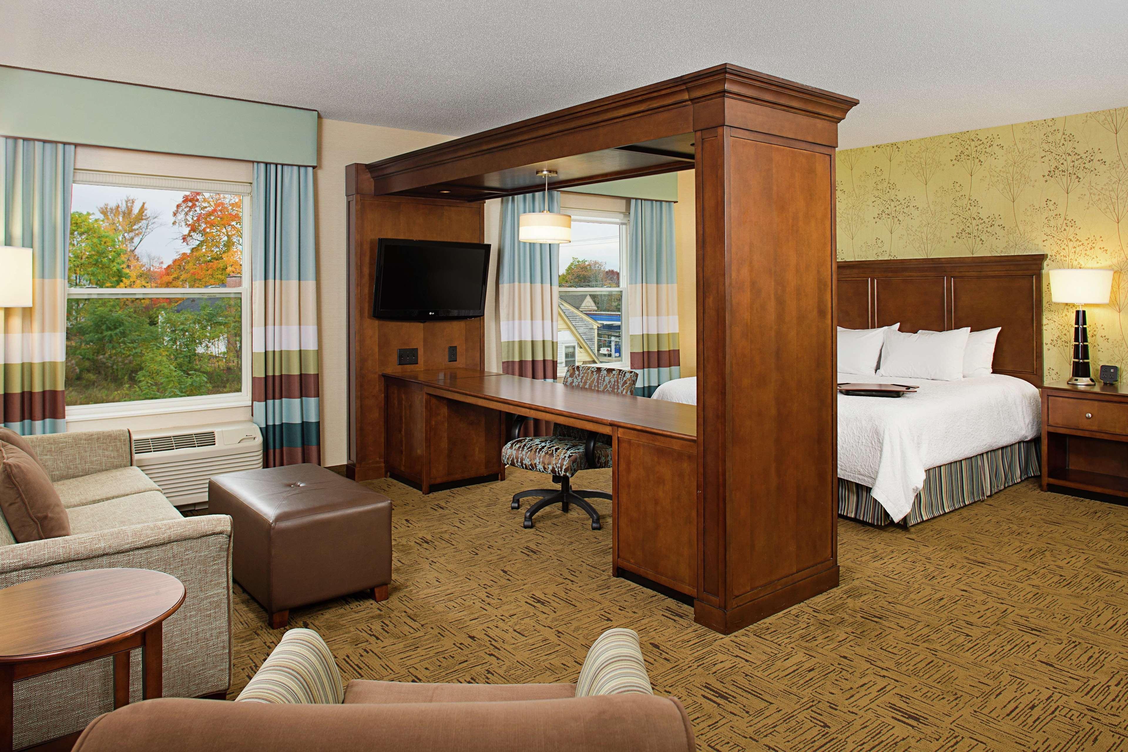 Hampton Inn & Suites Exeter Bagian luar foto