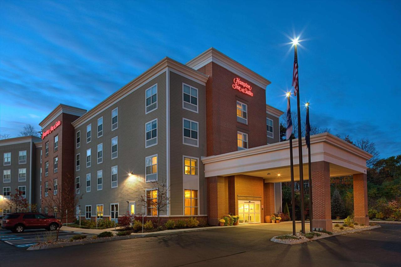 Hampton Inn & Suites Exeter Bagian luar foto